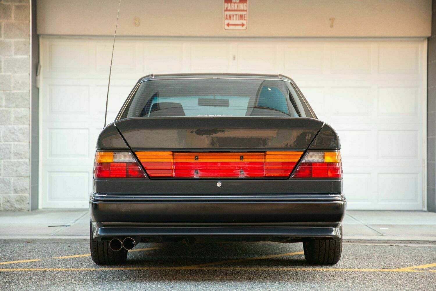 Mercedes Benz W124 E Class 1986 1993 Orange Red Heckblende Ride2Paradise mercedes-benz-w124-e-class-1986-1993-orange-red-heckblende-ride2paradise